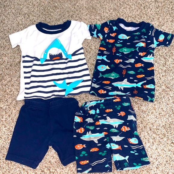 NWOT Carters Pajamas - Picture 1 of 5